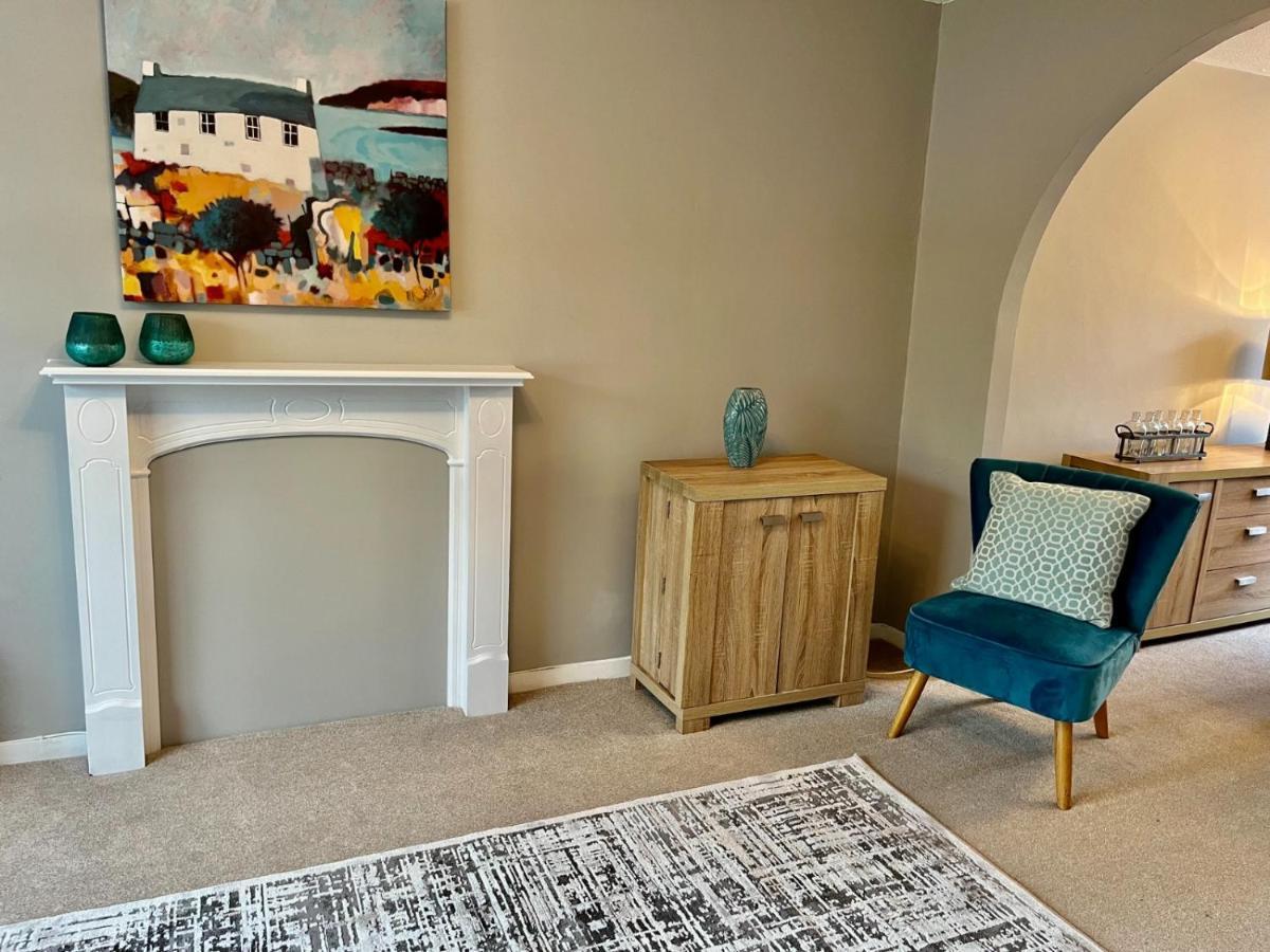 Canada House - Sleeps 6 -3 King Or 6 Single Ideal For Contractors Warrington Kültér fotó